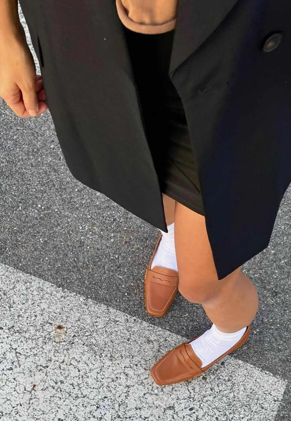 Cipó Beige Leather Square-Toe Loafers – Flat
