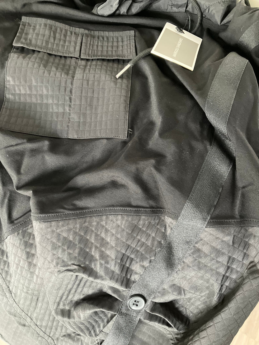 Bluza z kapturem Hamarna z kieszenią i marszczeniem – czarna