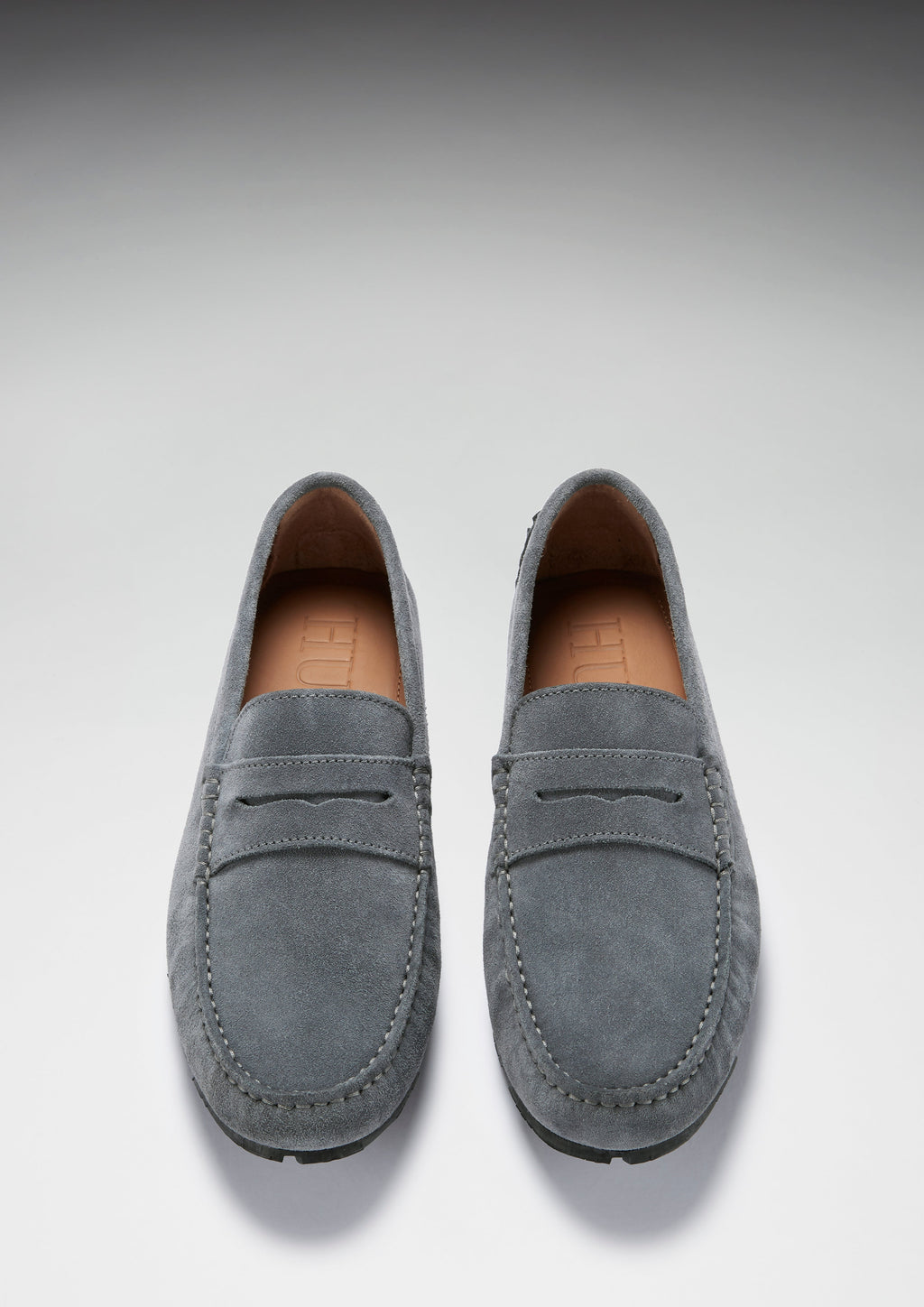 Mocasines de conducción tipo penny con suela de neumático, ante gris pizarra