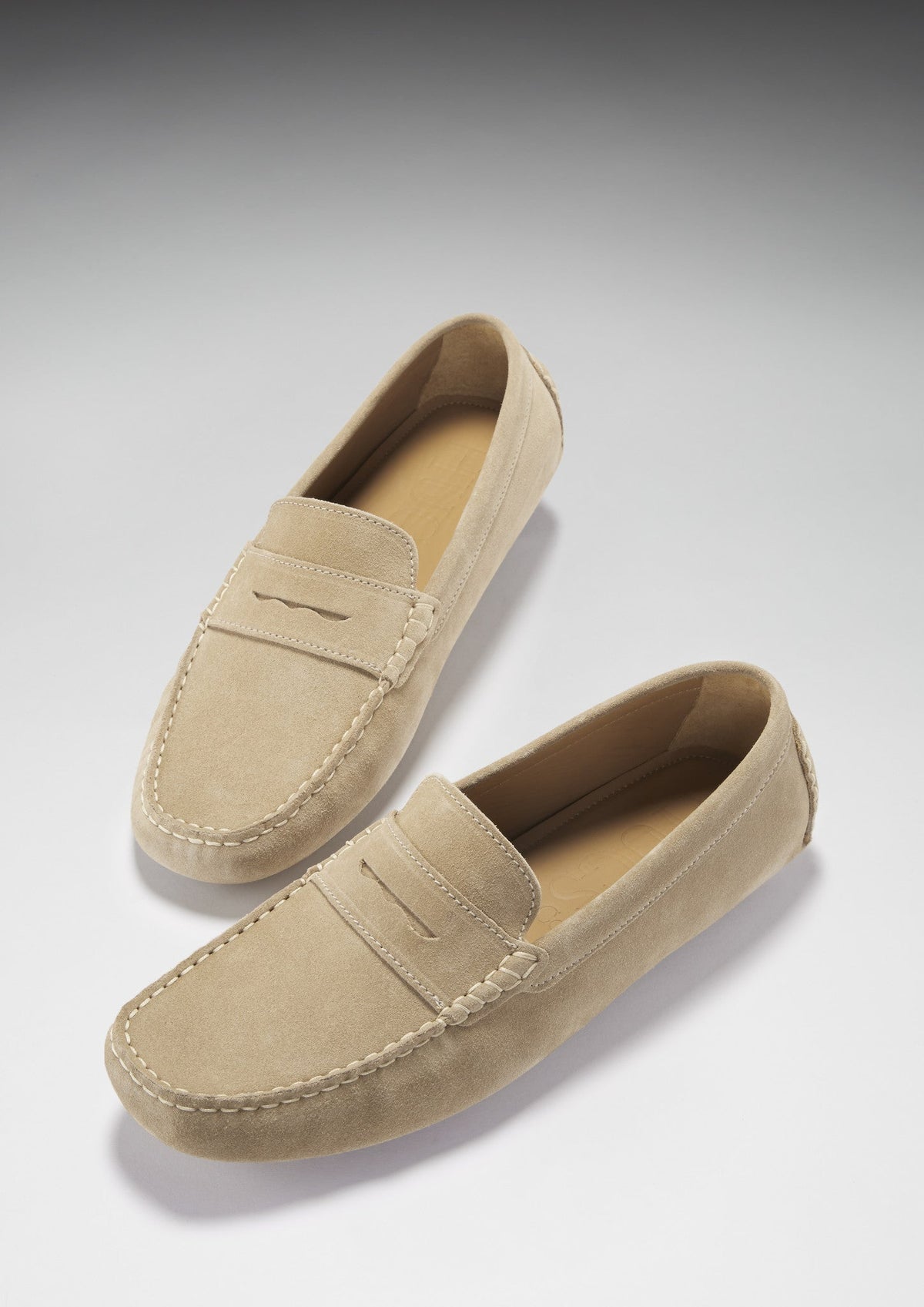 Penny-loafers för bilkörning, mocka i taupe