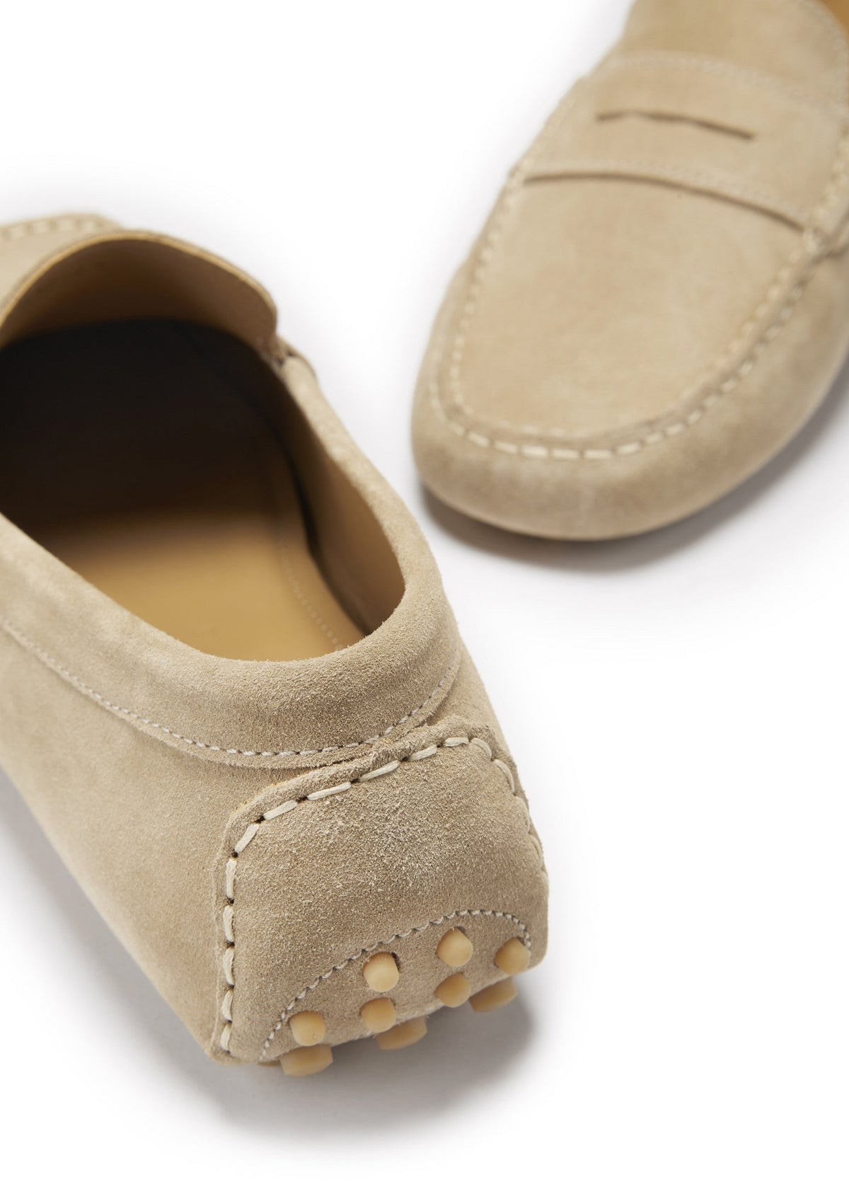 Penny-loafers för bilkörning, mocka i taupe