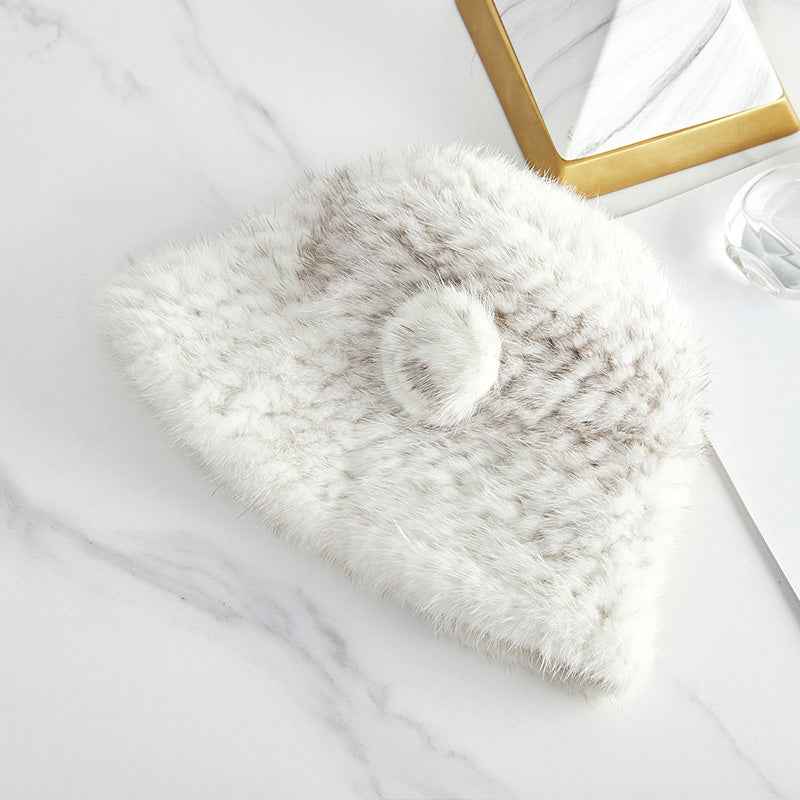 Chapeau cloche en fourrure de vison tissée pour femme avec fleur de camélia