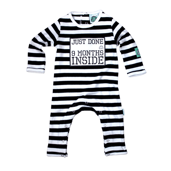 Zabawny prezent na baby shower – Zestaw ubranek dziecięcych Just Done 9 Months Inside®