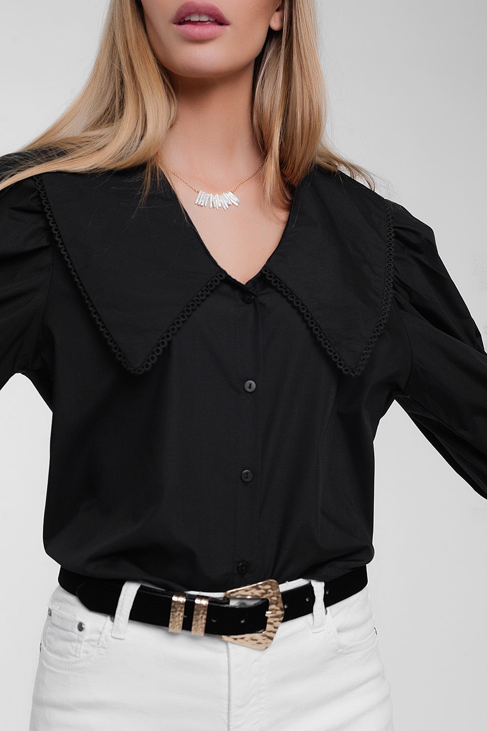 Camisa de cuello extragrande en negro