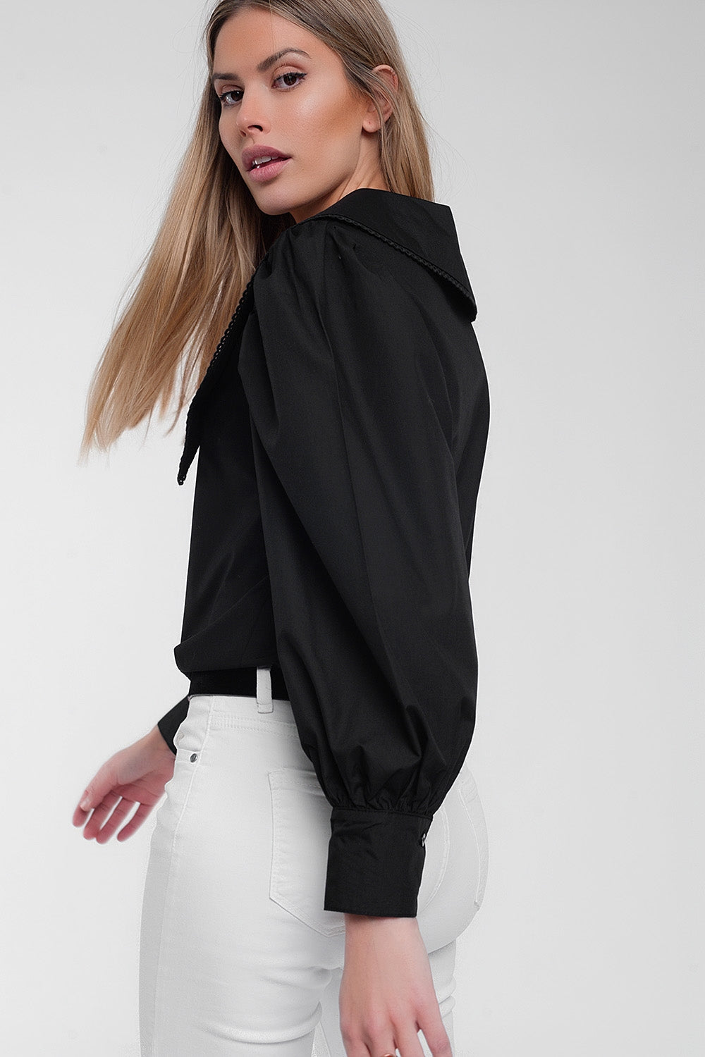 Camisa de cuello extragrande en negro