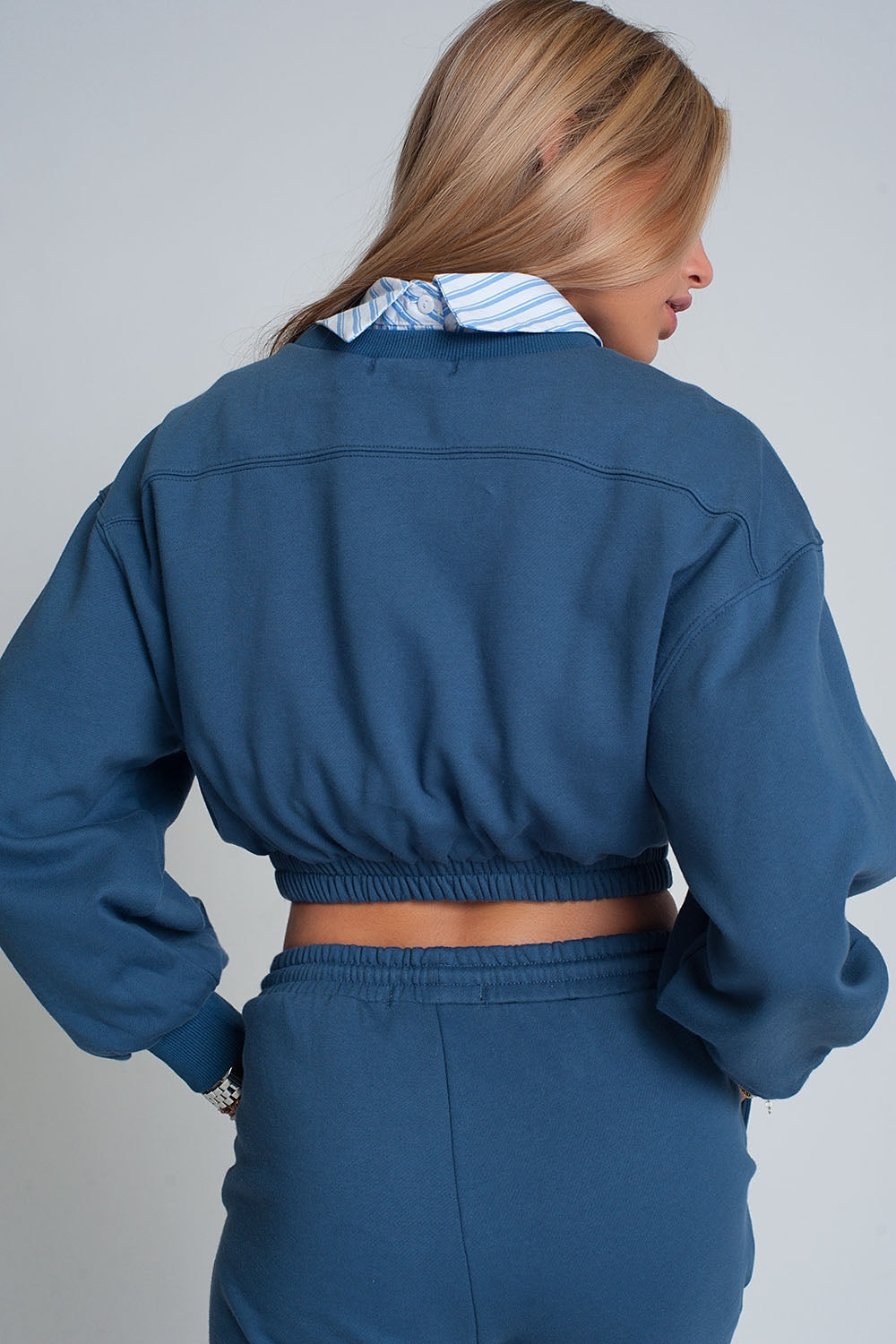 Sudadera corta de corte extragrande en azul