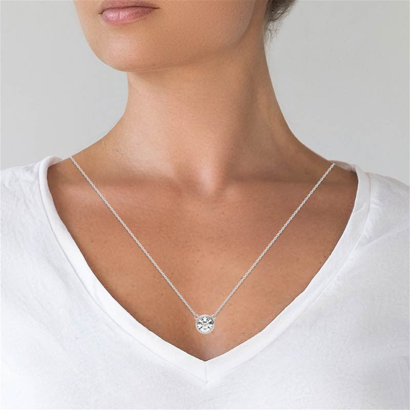 Colgante de bisel con diamante redondo brillante de 2,00 CTW, cultivado en laboratorio y certificado AGI, en oro blanco o amarillo de 14K