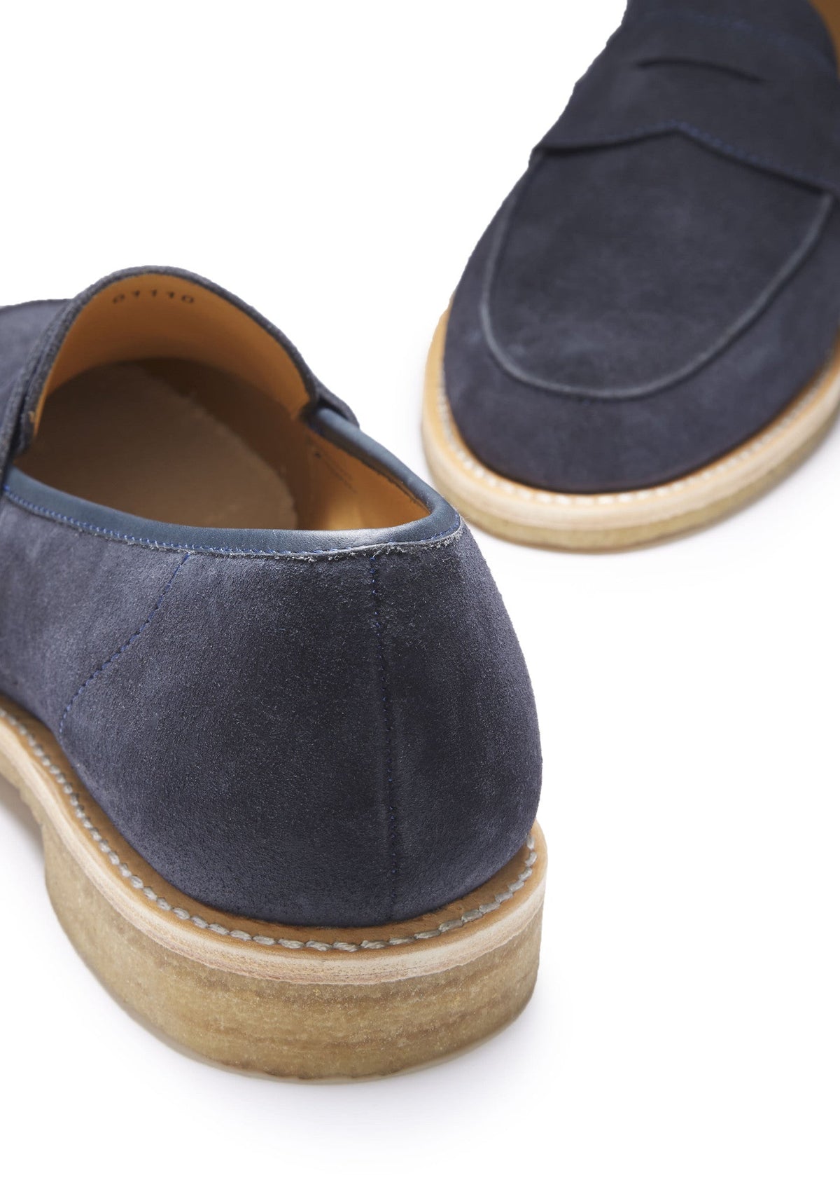 Mocasines de gamuza azul, suela ribeteada de caucho crepé