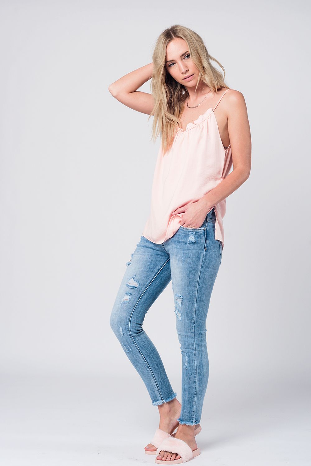Top rosa con detalle de espalda descubierta
