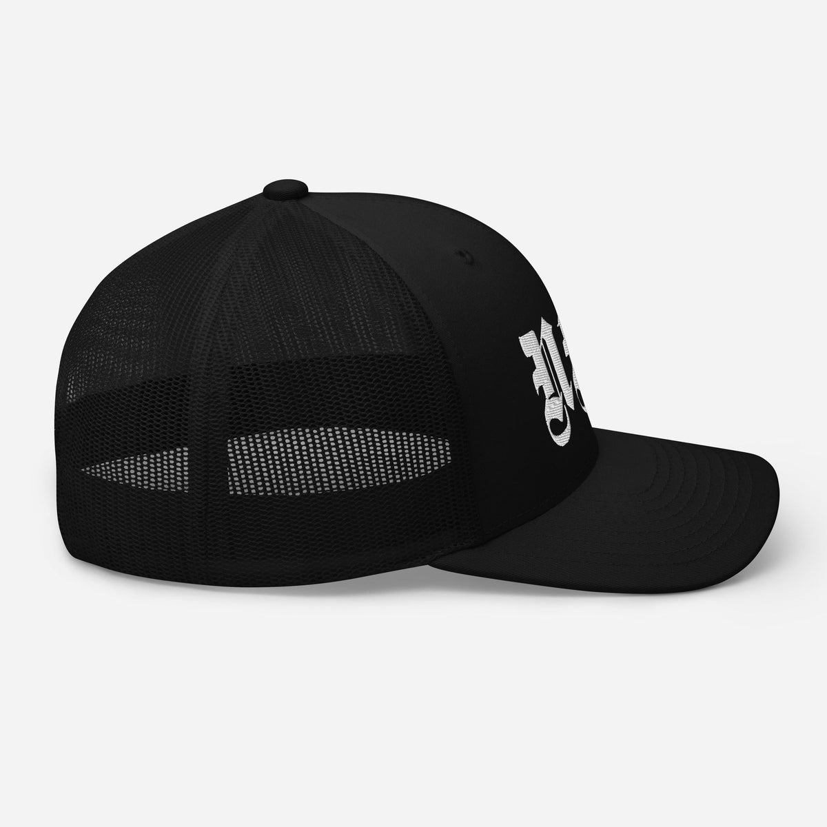 Czapka z daszkiem typu trucker z białym haftem NFA