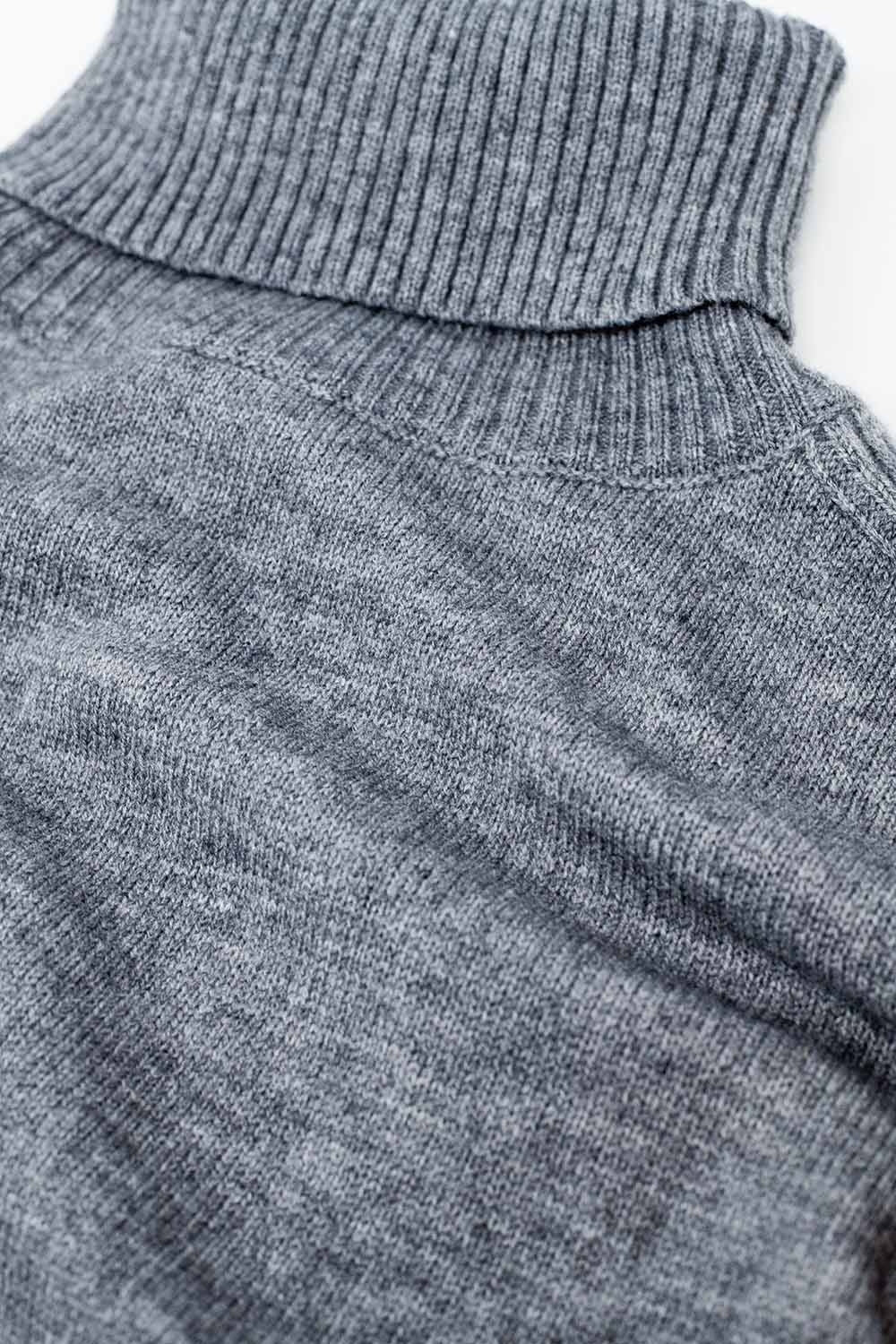Wide Grey Sweater With Ribbed Sleeves